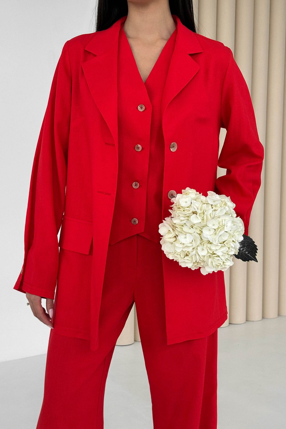 Літній костюм трійка з льону в діловому стилі червоний - фото