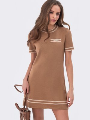 Короткое платье мелкой вязки цвета капучино - фото