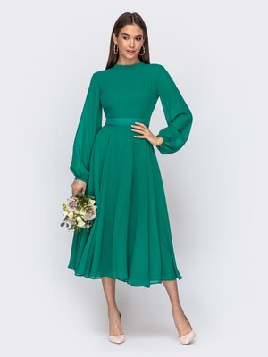 Нарядное шифоновое платье с юбкой-солнце зеленого цвета - фото