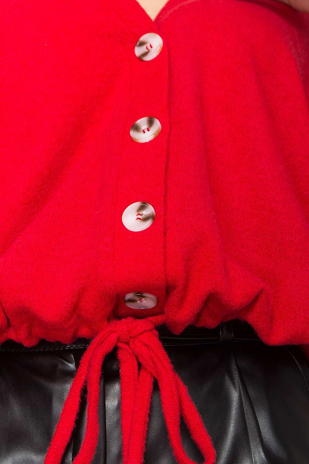 Кофта женская из трикотажа на пуговицах красная - фото