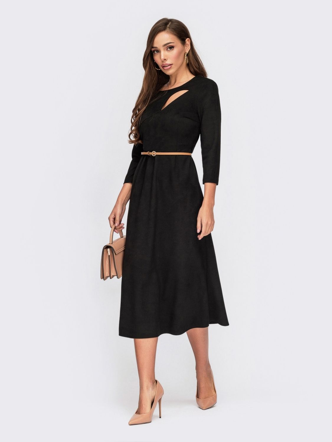 Черное замшевое платье с юбкой солнце-клеш - фото