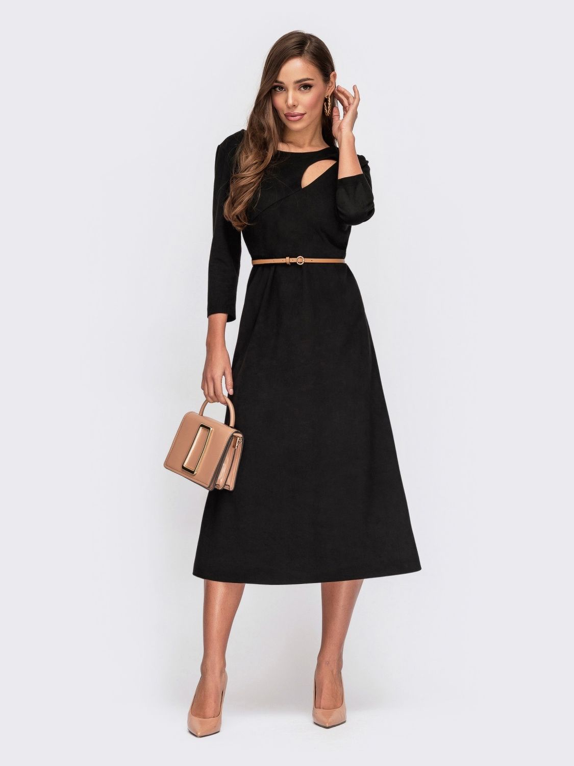 Черное замшевое платье с юбкой солнце-клеш - фото