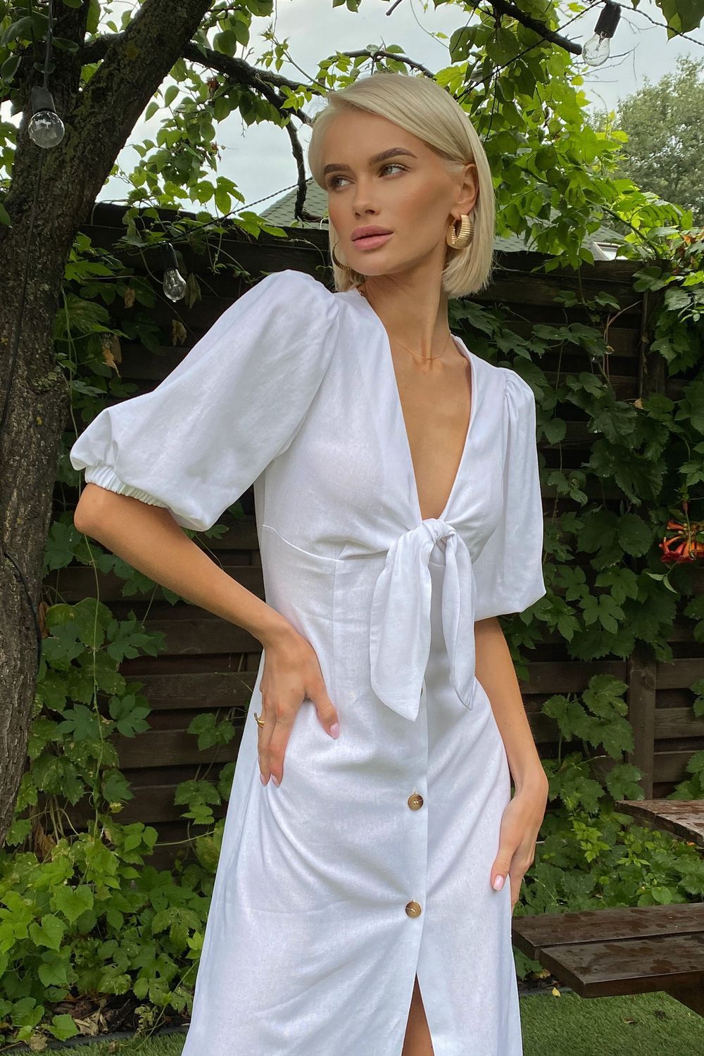Стильное летнее платье рубашка из льна белое - фото