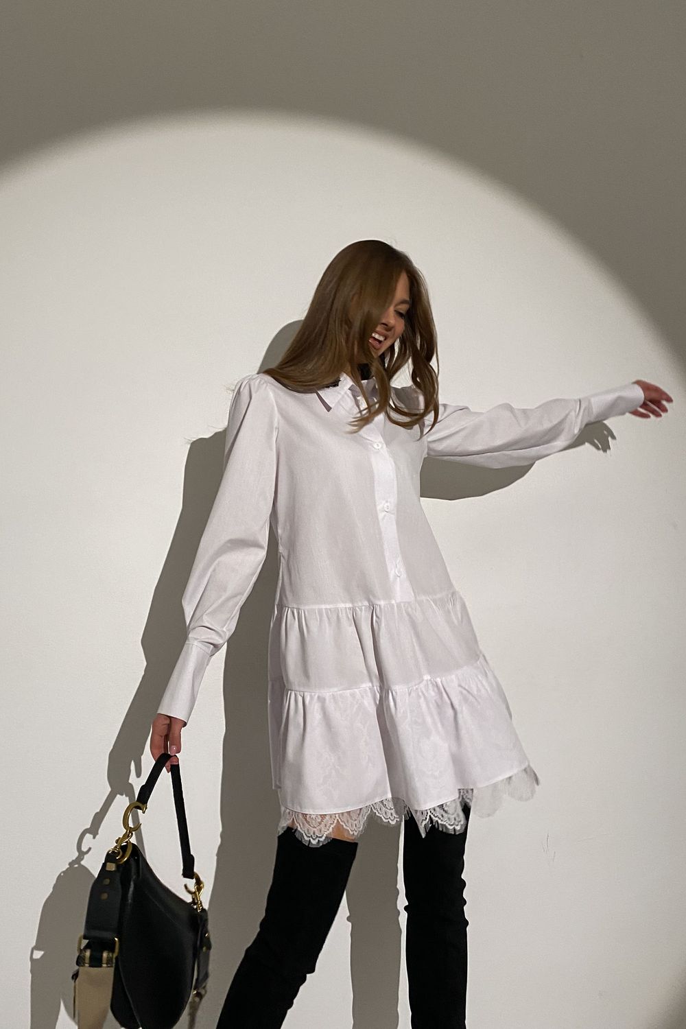 Жіночне плаття сорочка з мереживом біле - фото