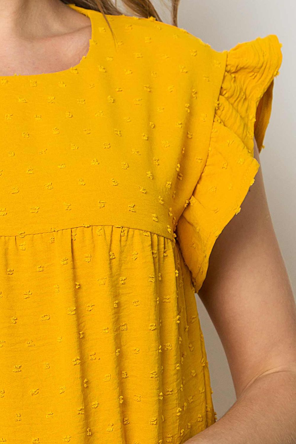 Летнее платье трапеция в горошек многоярусное - фото