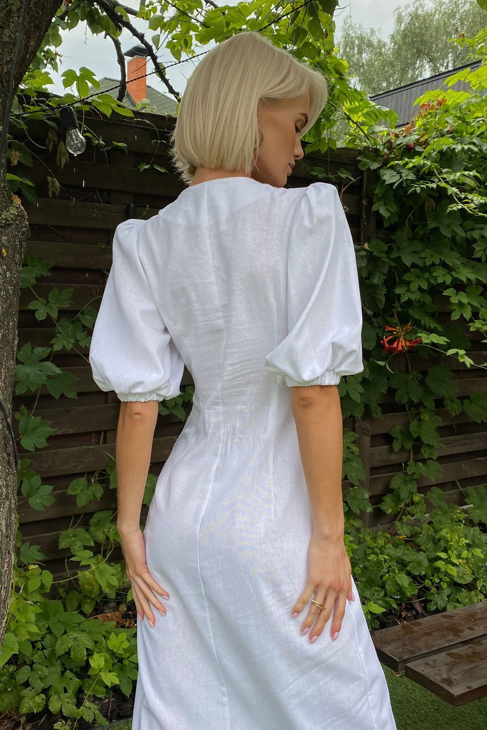 Стильное летнее платье рубашка из льна белое - фото