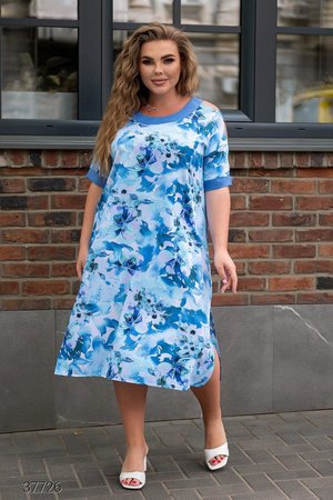 Жіноча сукня з квітковим принтом на літо - фото