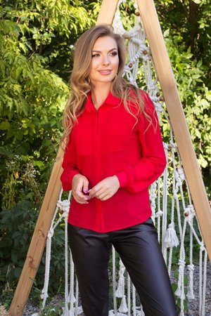 Стильная красная блузка из креп-шифона - фото