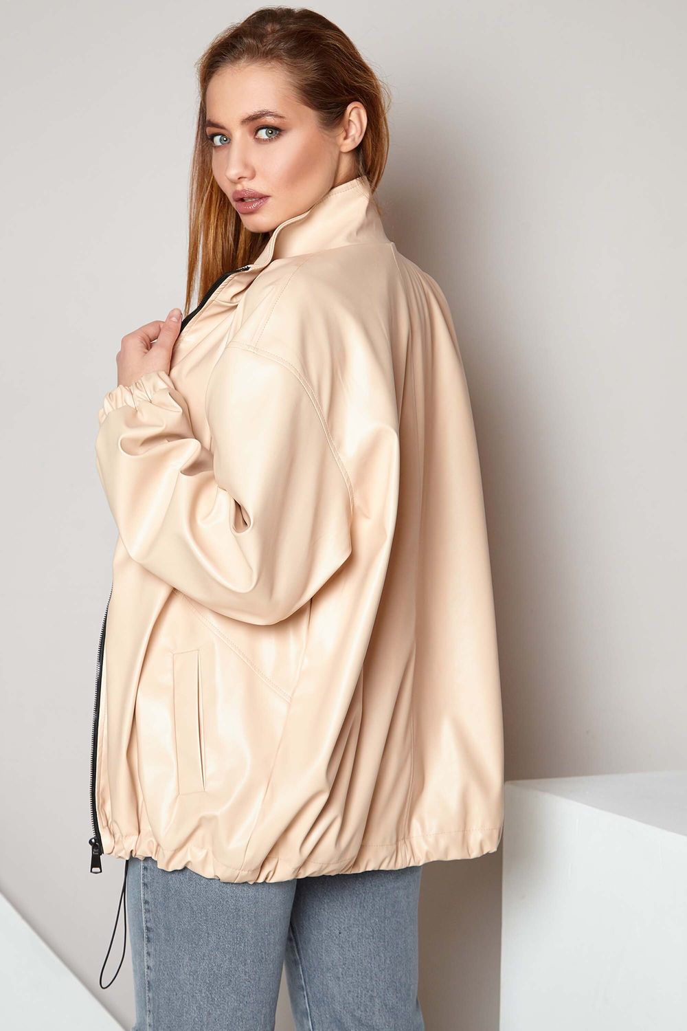 Жіноча куртка з еко-шкіри бежева демісезонна - фото