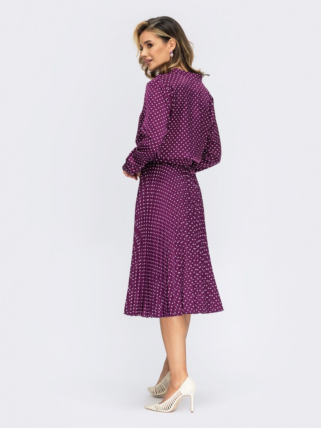 Шовкове плаття міді зі спідницею-плісе фіолетового кольору - фото