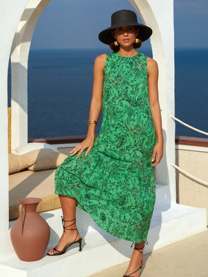 Длинное летнее платье зеленого цвета - фото