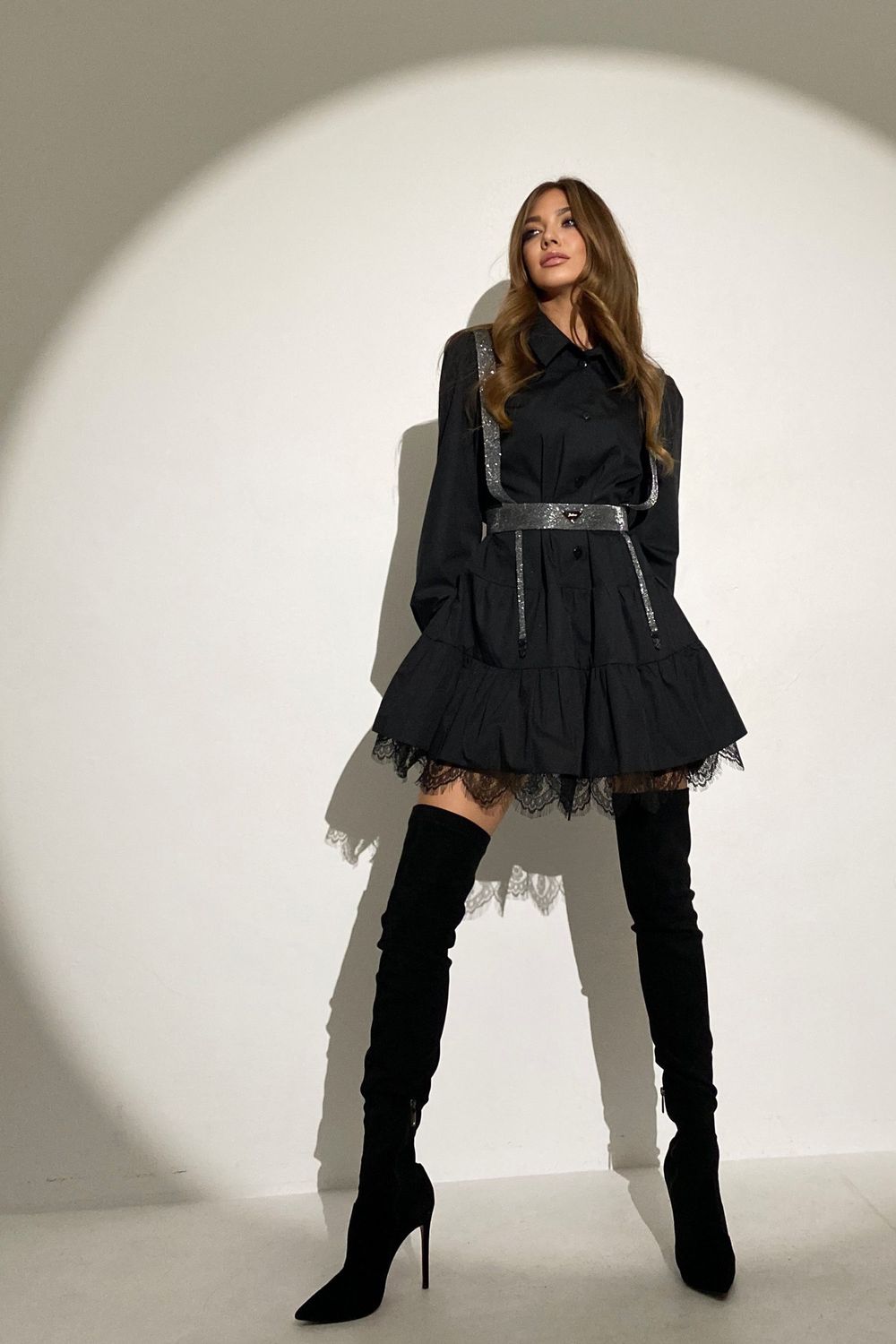 Жіночне плаття сорочка з мереживом чорне - фото