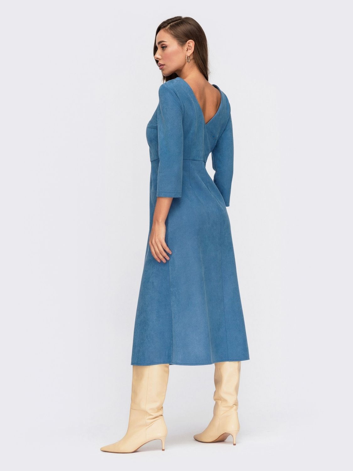 Блакитне замшеве плаття зі спідницею сонце-кльош - фото