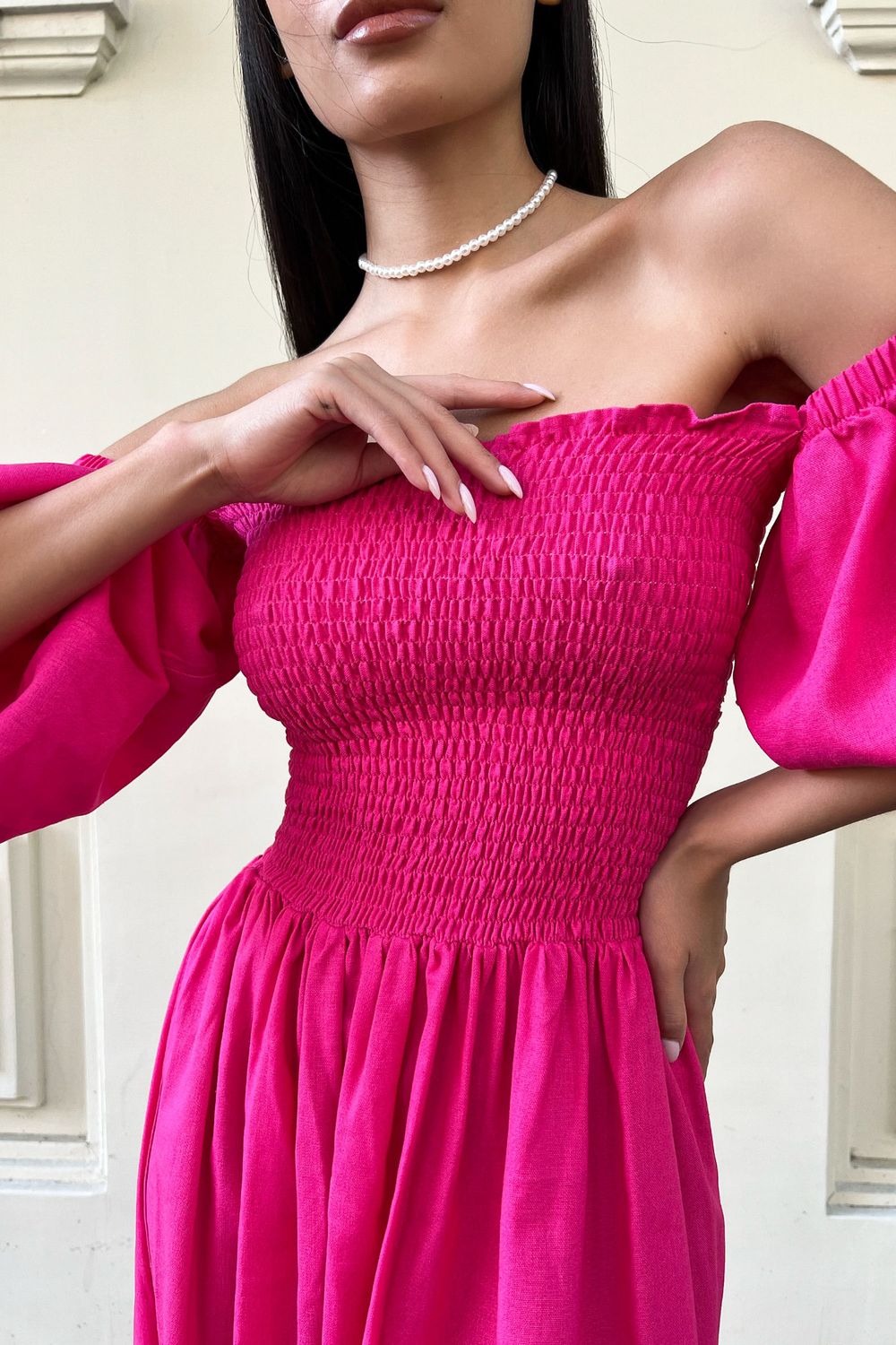 Літня лляна сукня міні рожевого кольору - фото