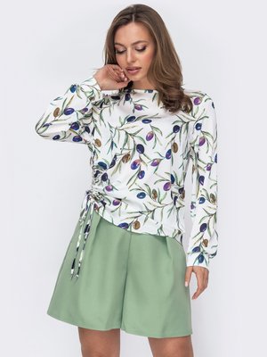 Красива шовкова блуза з принтом - фото