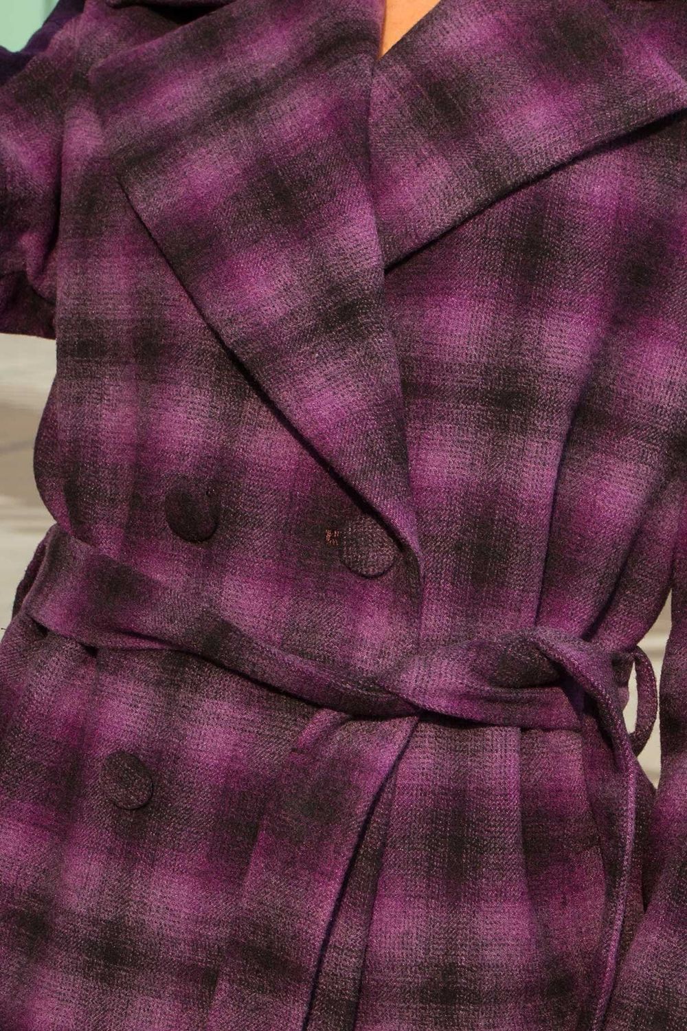 Жіноче вовняне пальто оверсайз демісезонне в клітку - фото