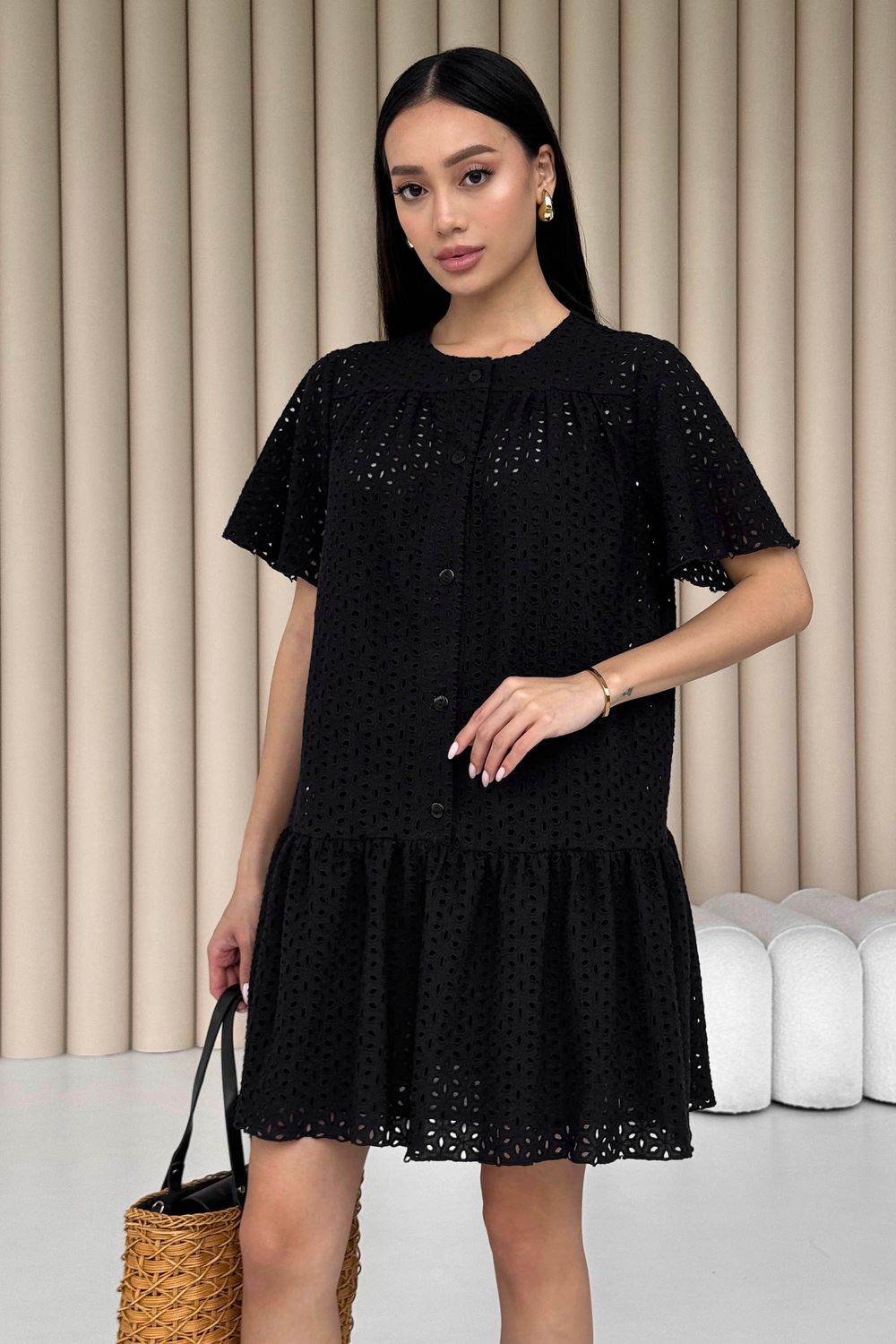 Легке літнє плаття з прошви чорного кольору - фото