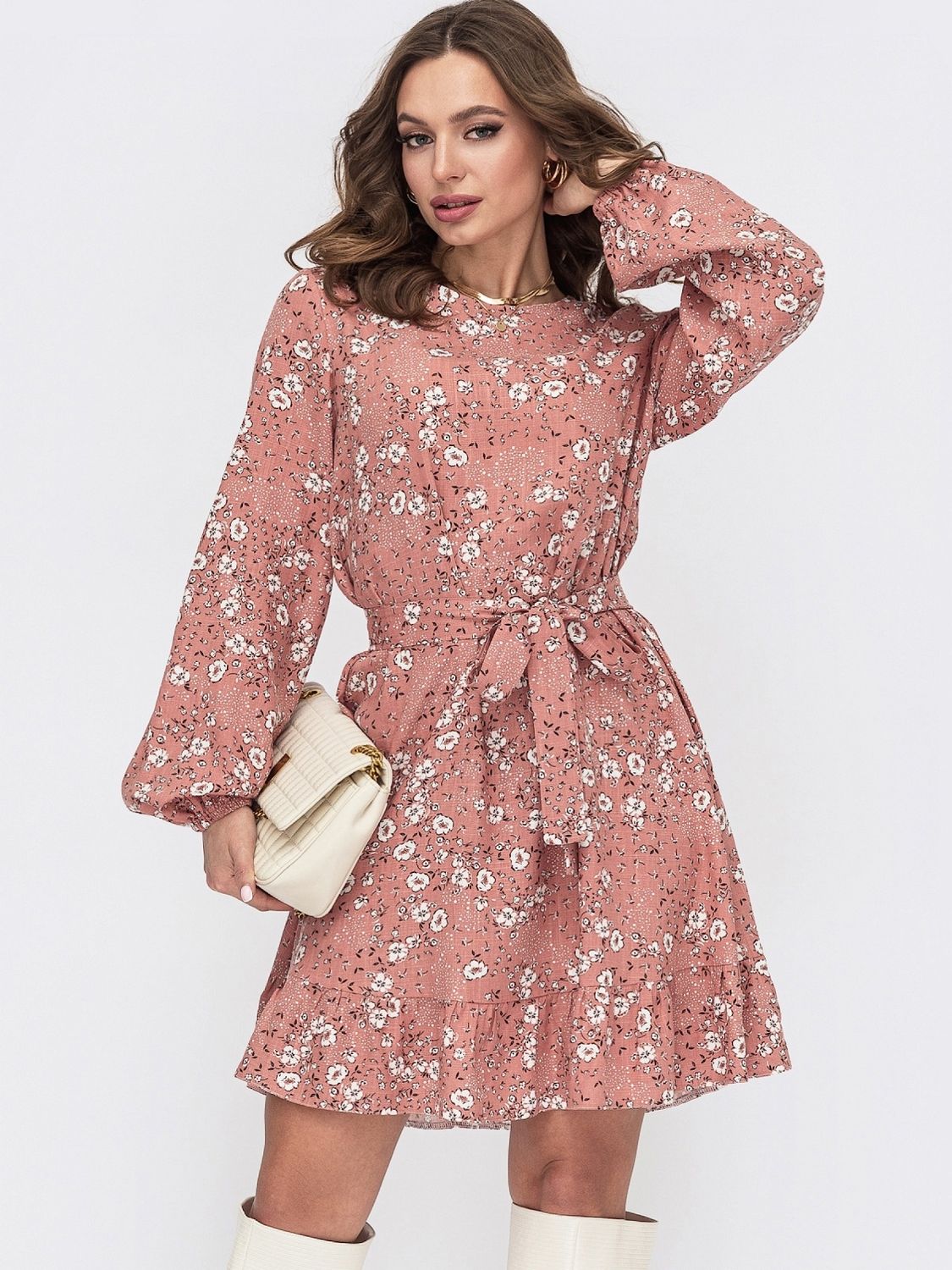 Короткое льняное платье с цветочным принтом - фото