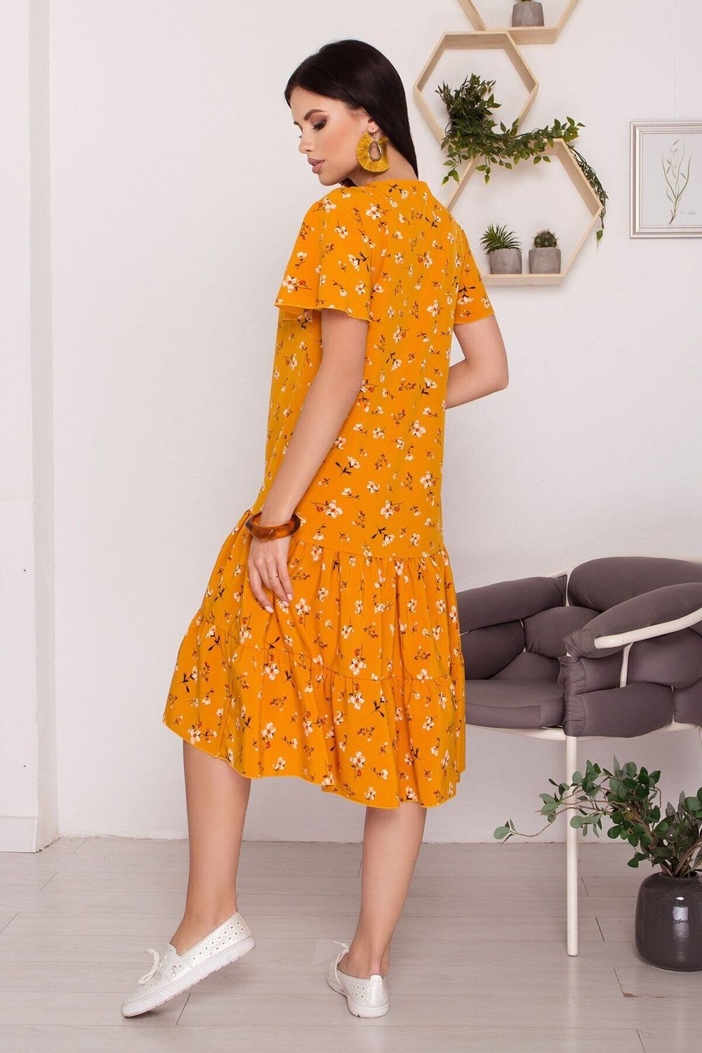 Літнє плаття оверсайз довжиною міді з принтом гірчичне - фото