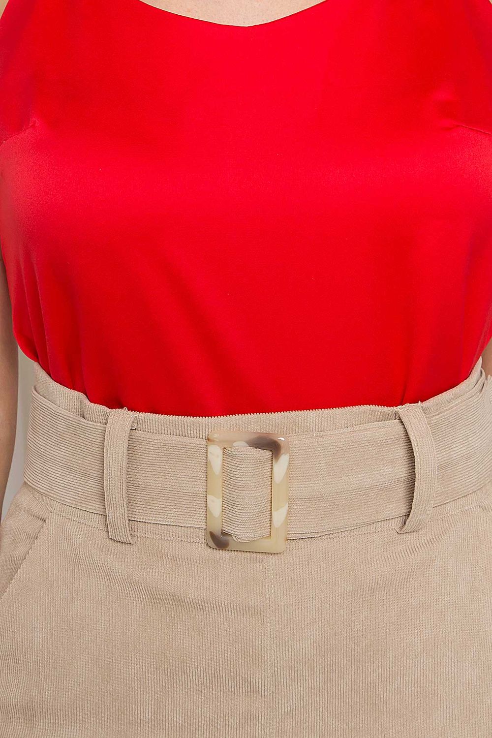Вельветовая юбка карандаш бежевая - фото