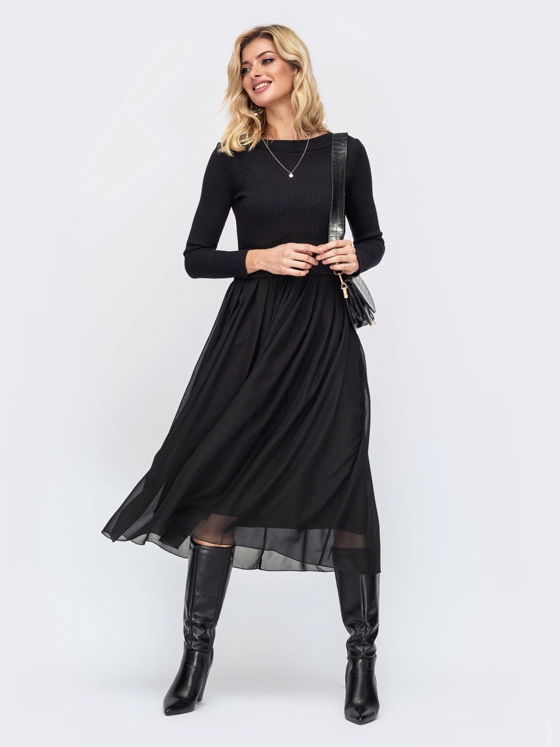Комбинированное платье черного цвета - фото