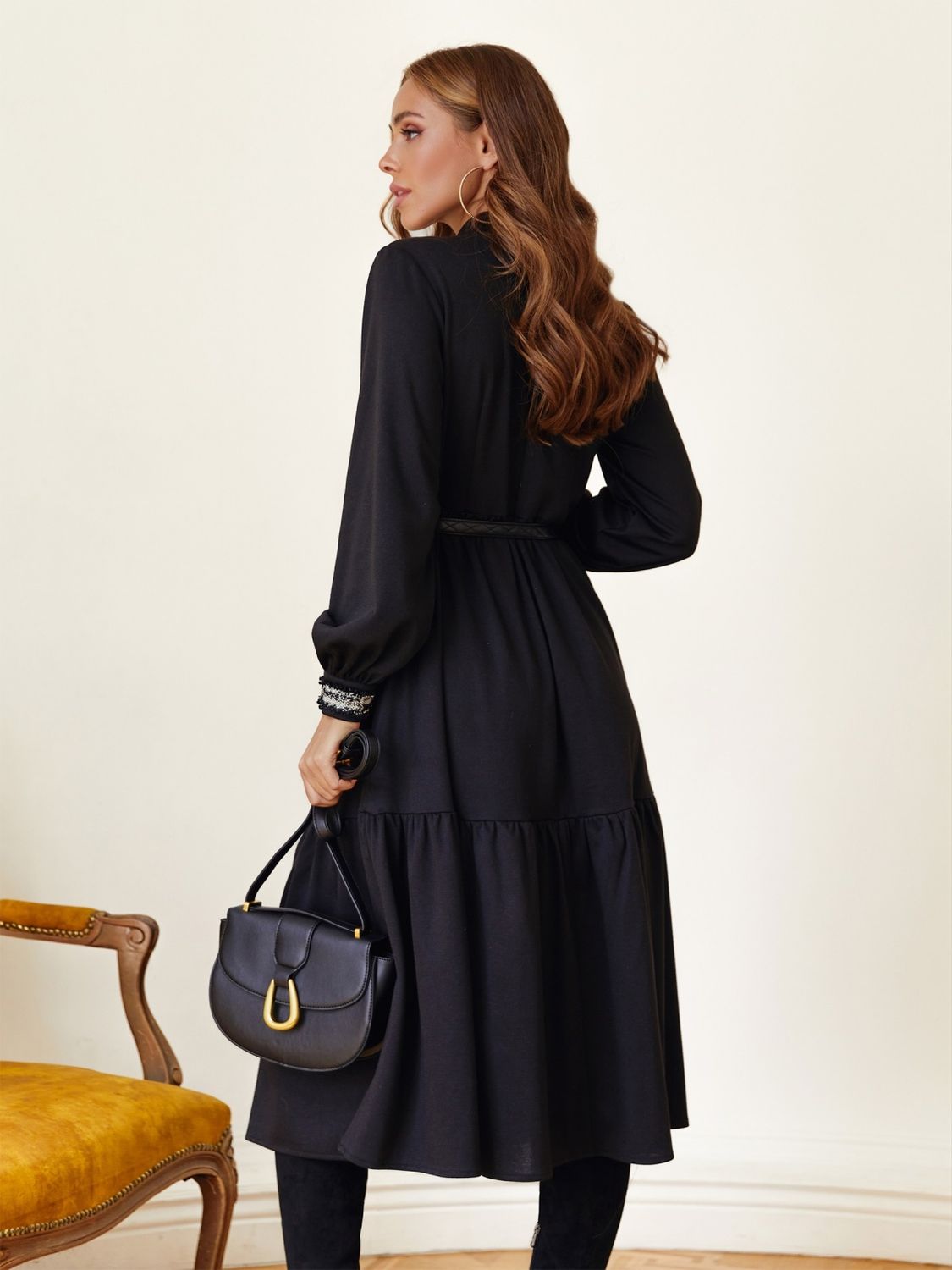 Чорна сукня-міді із французького трикотажу - фото