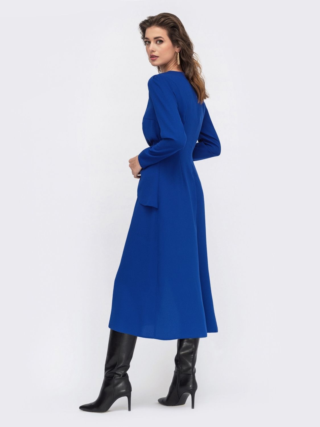 Элегантное платье миди с разрезом синее - фото