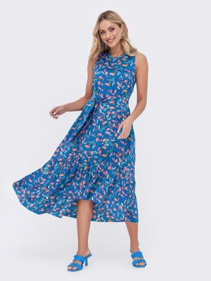 Летнее шелковое платье с цветочным принтом синее - фото
