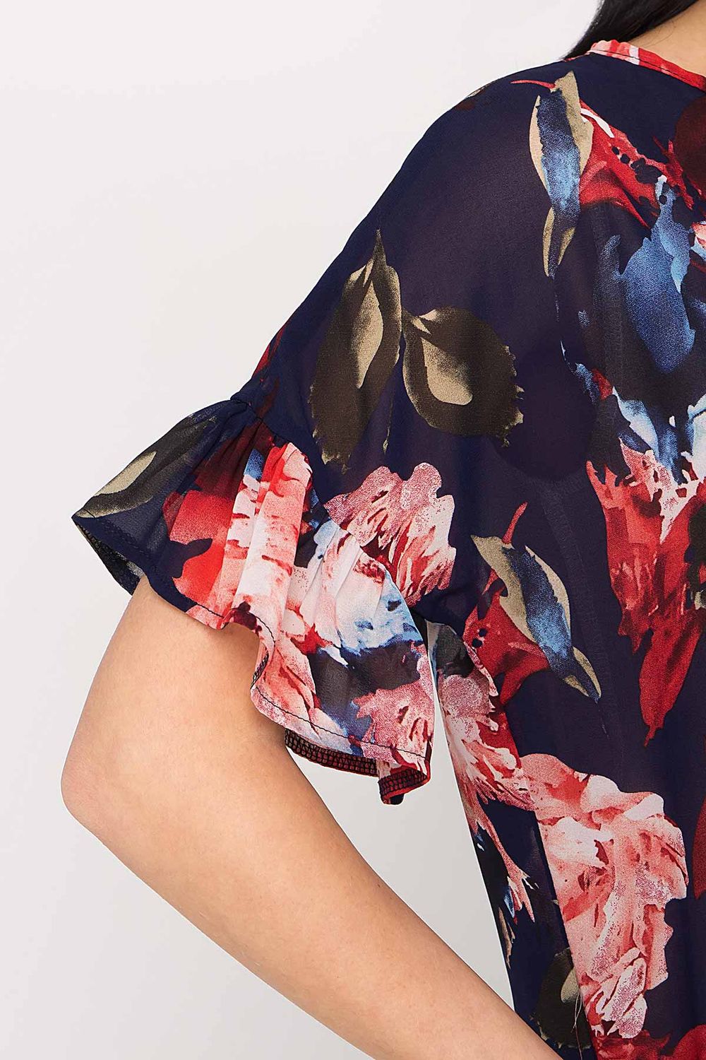 Нарядна шифонова блузка з квітковим принтом - фото