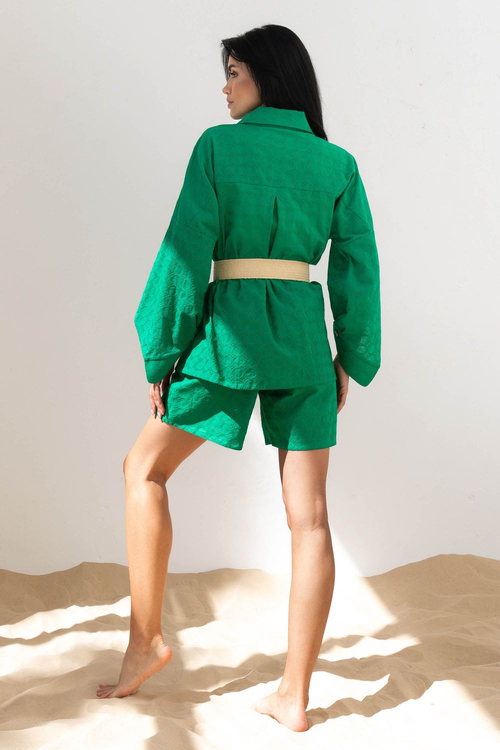 Літній жіночий костюм з прошви зеленого кольору - фото