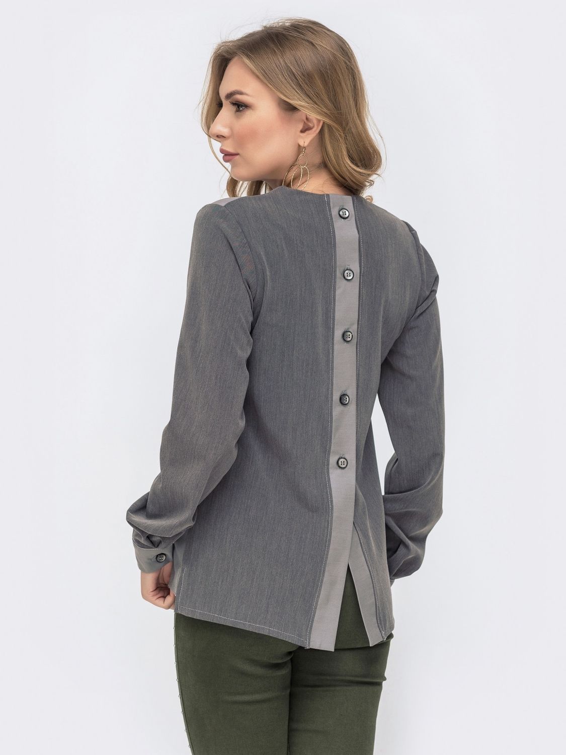 Шикарная блузка из костюмной ткани с вышивкой - фото