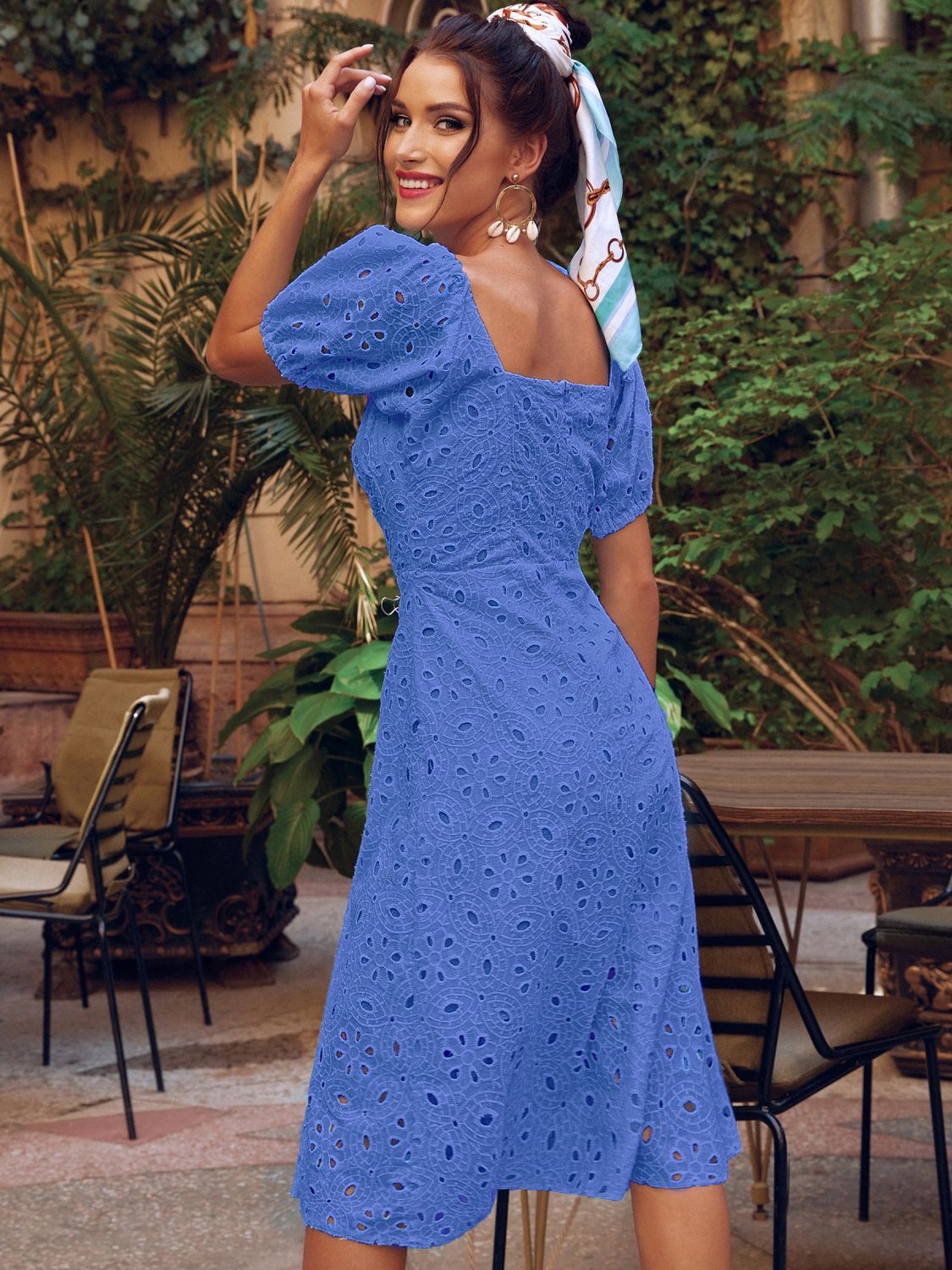 Літня сукня-кльош з прошви синього кольору - фото