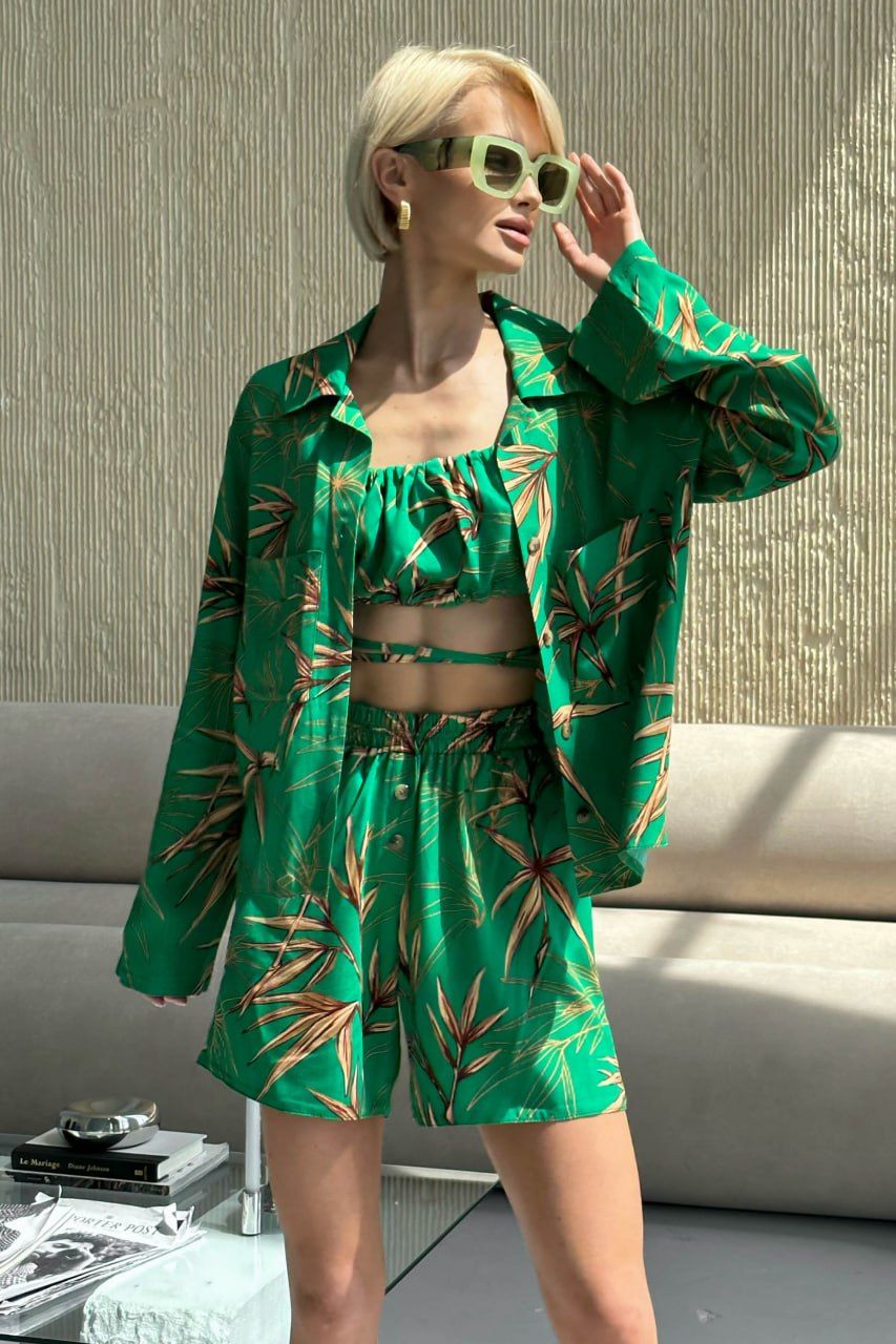 Женский летний костюм тройка из льна зеленого цвета - фото