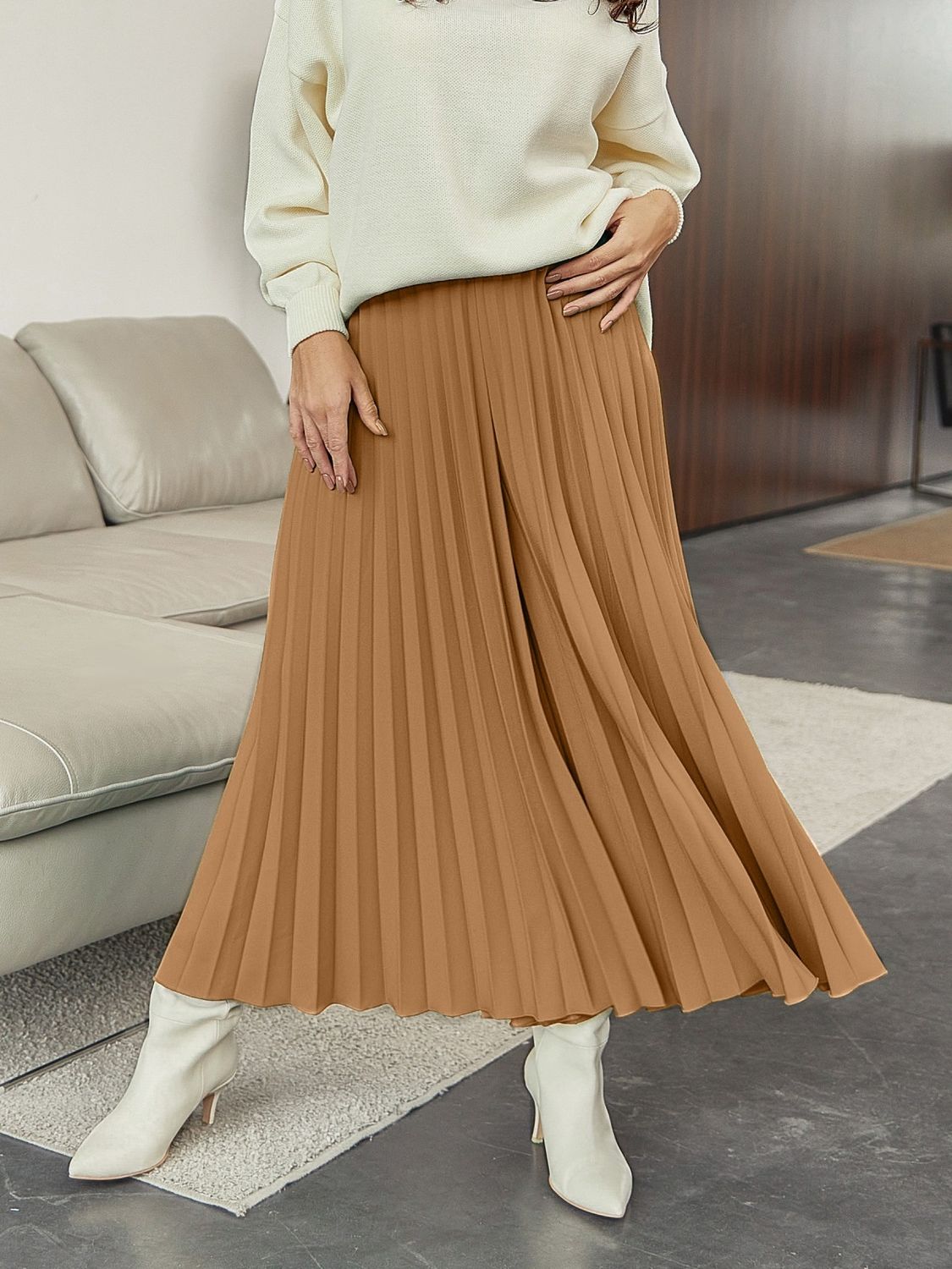 Стильные брюки–кюлоты бежевого цвета - фото