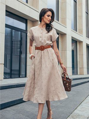 Літня жіноча сукня з бавовни з вишивкою - фото