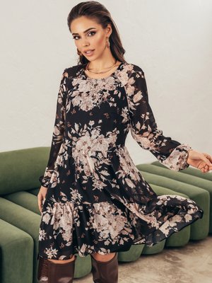 Нарядное шифоновое платье с широким воланом - фото