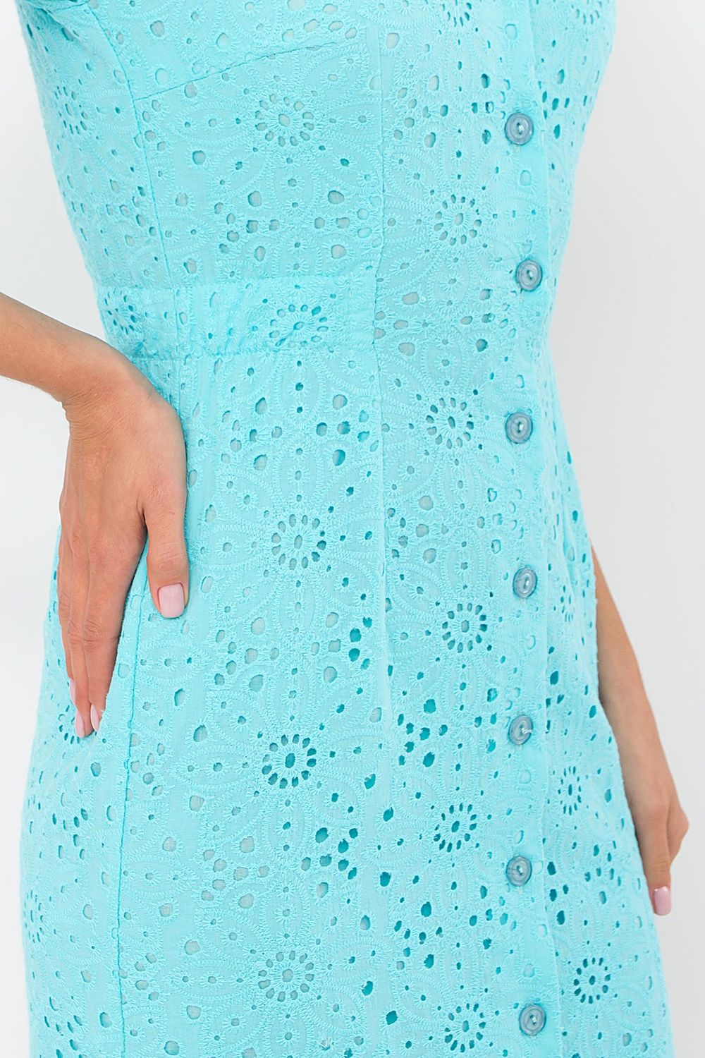Модное летнее платье из прошвы бирюзовое - фото