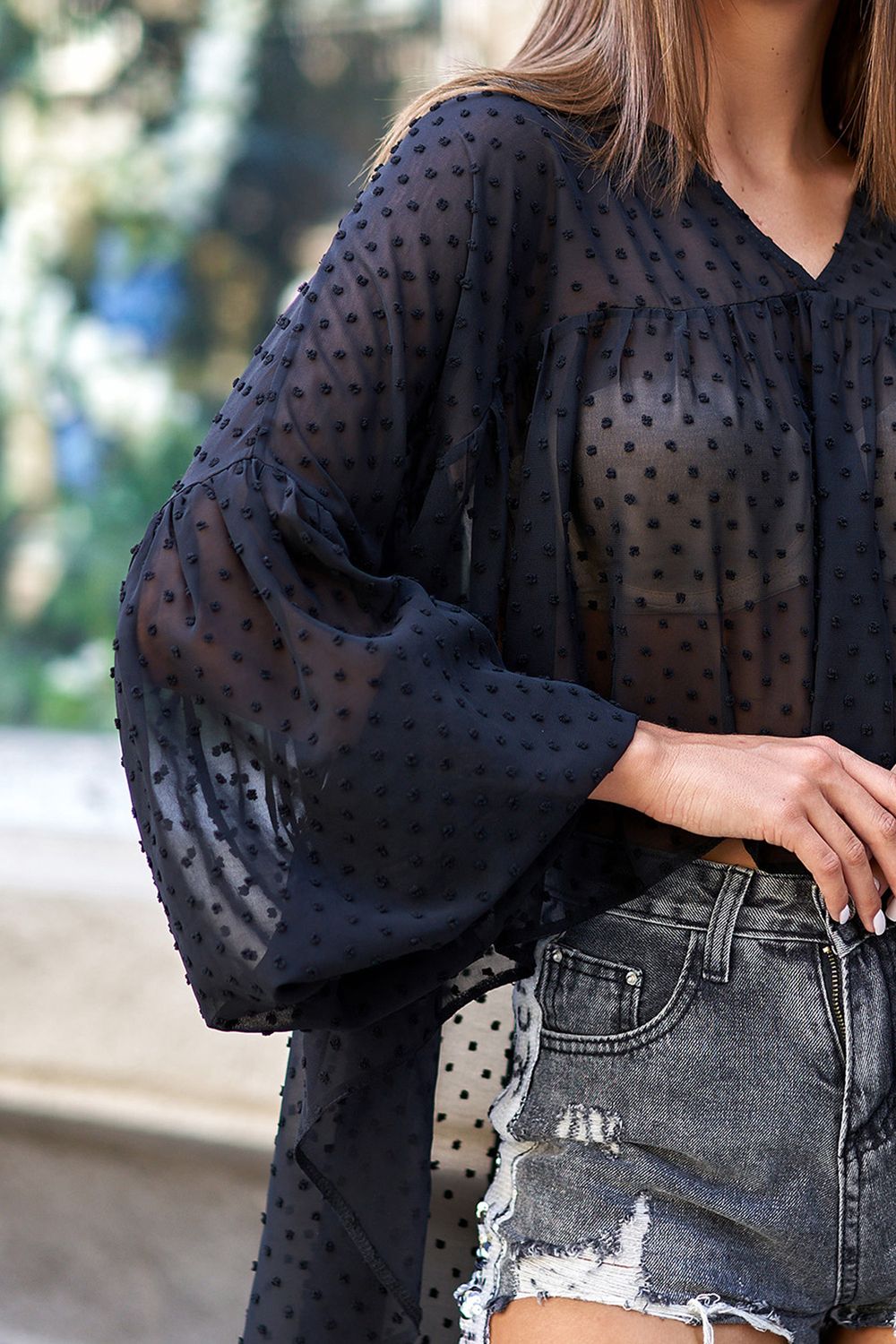 Легка шифонова блуза чорного кольору - фото