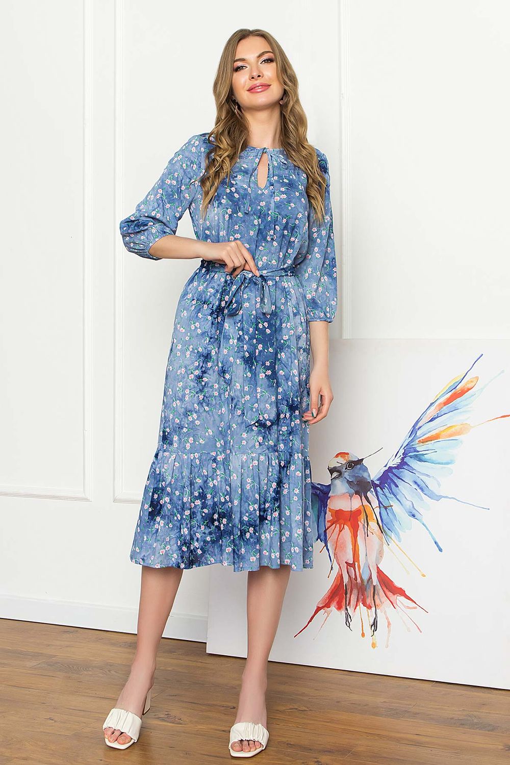 Летнее хлопковое платье с цветочным принтом - фото