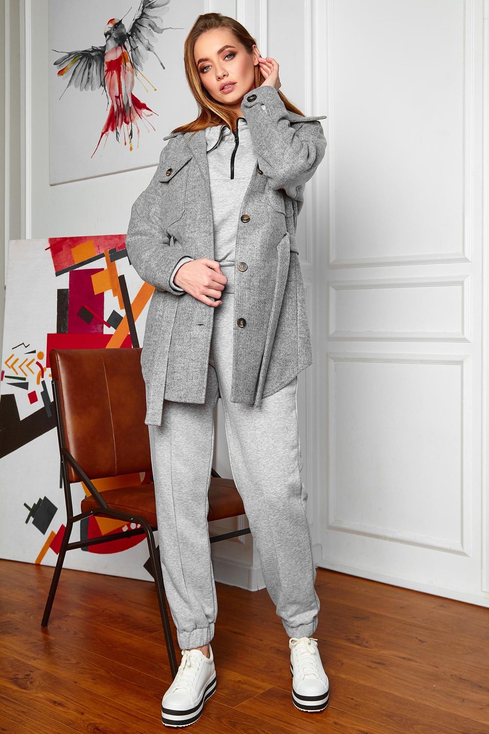 Легкое кашемировое пальто с поясом - фото