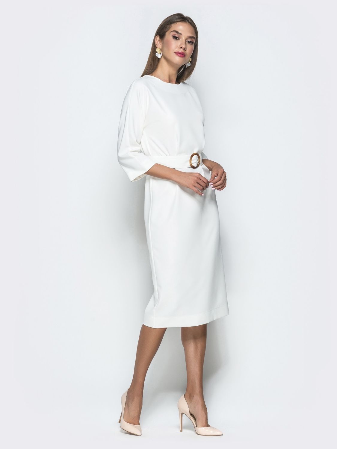 Елегнантне біле плаття футляр - фото