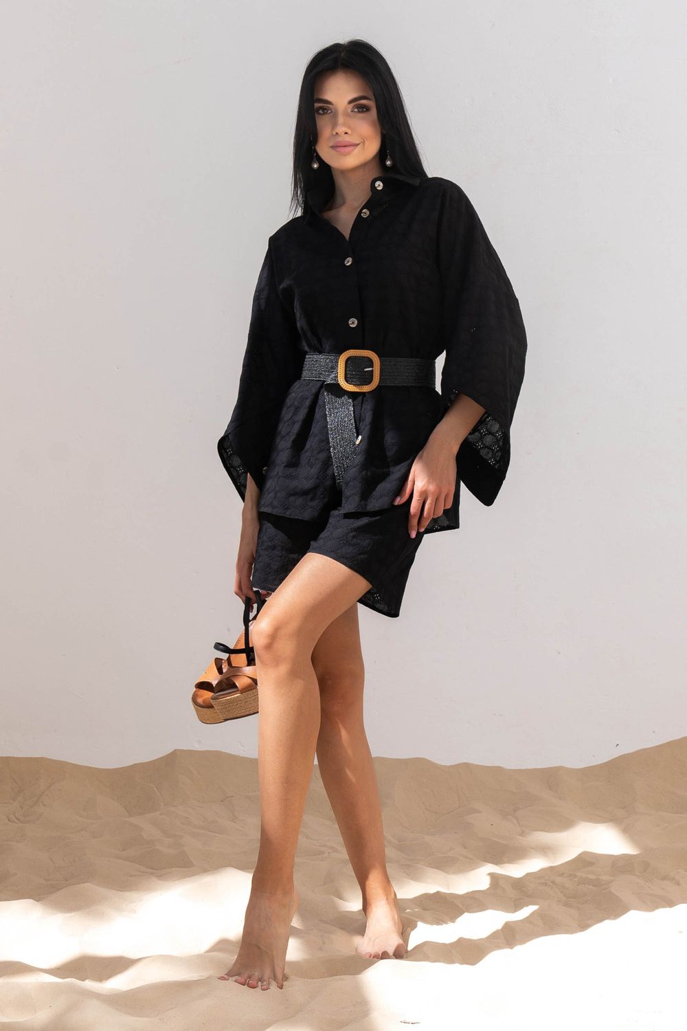 Літній жіночий костюм з прошви чорного кольору - фото