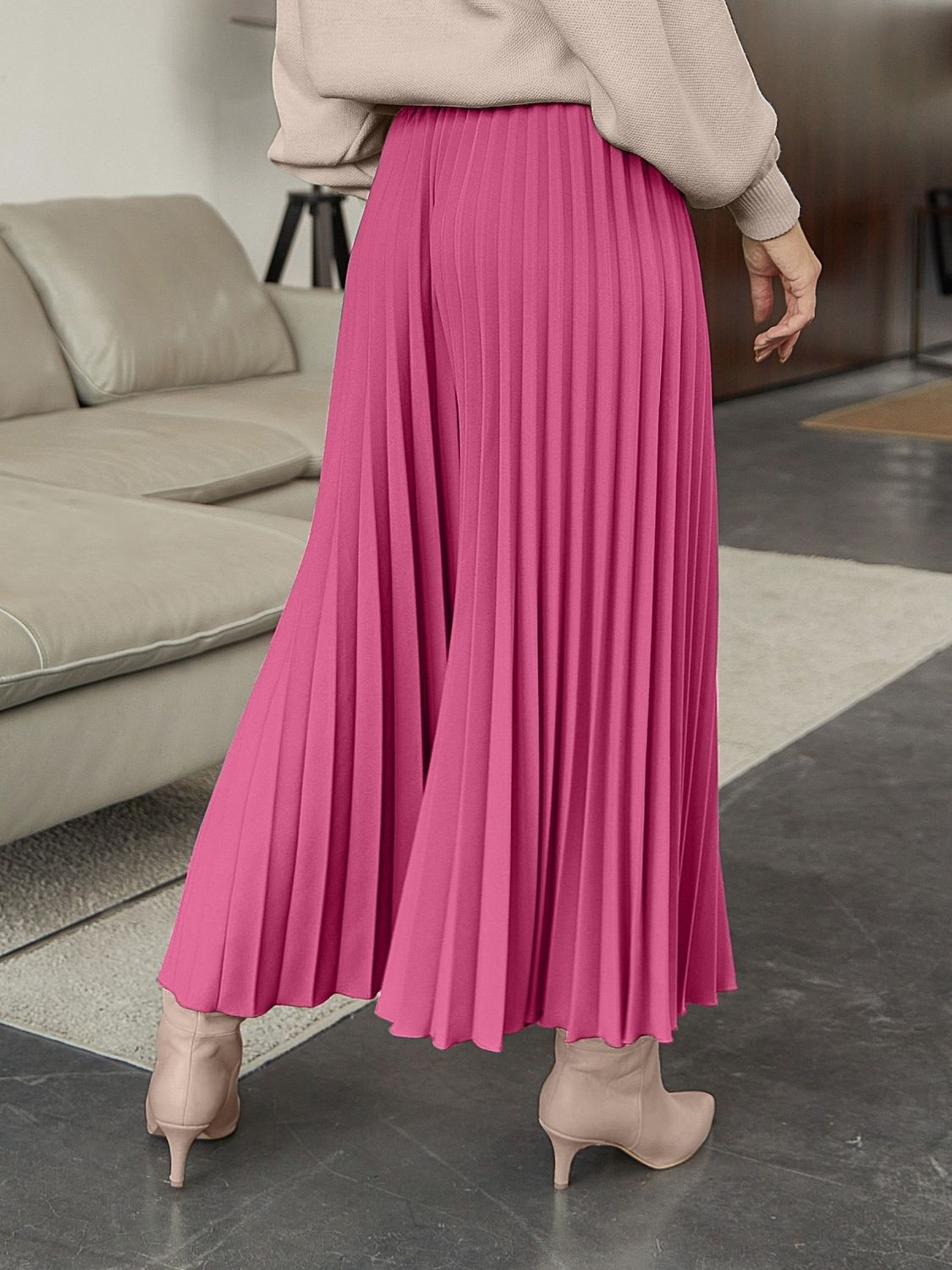 Стильні брюки-кюлоти рожевого кольору - фото