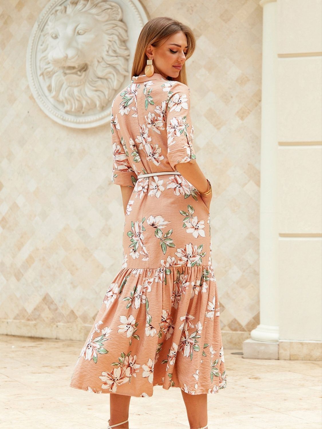 Длинное льняное платье-рубашка с цветочным принтом - фото