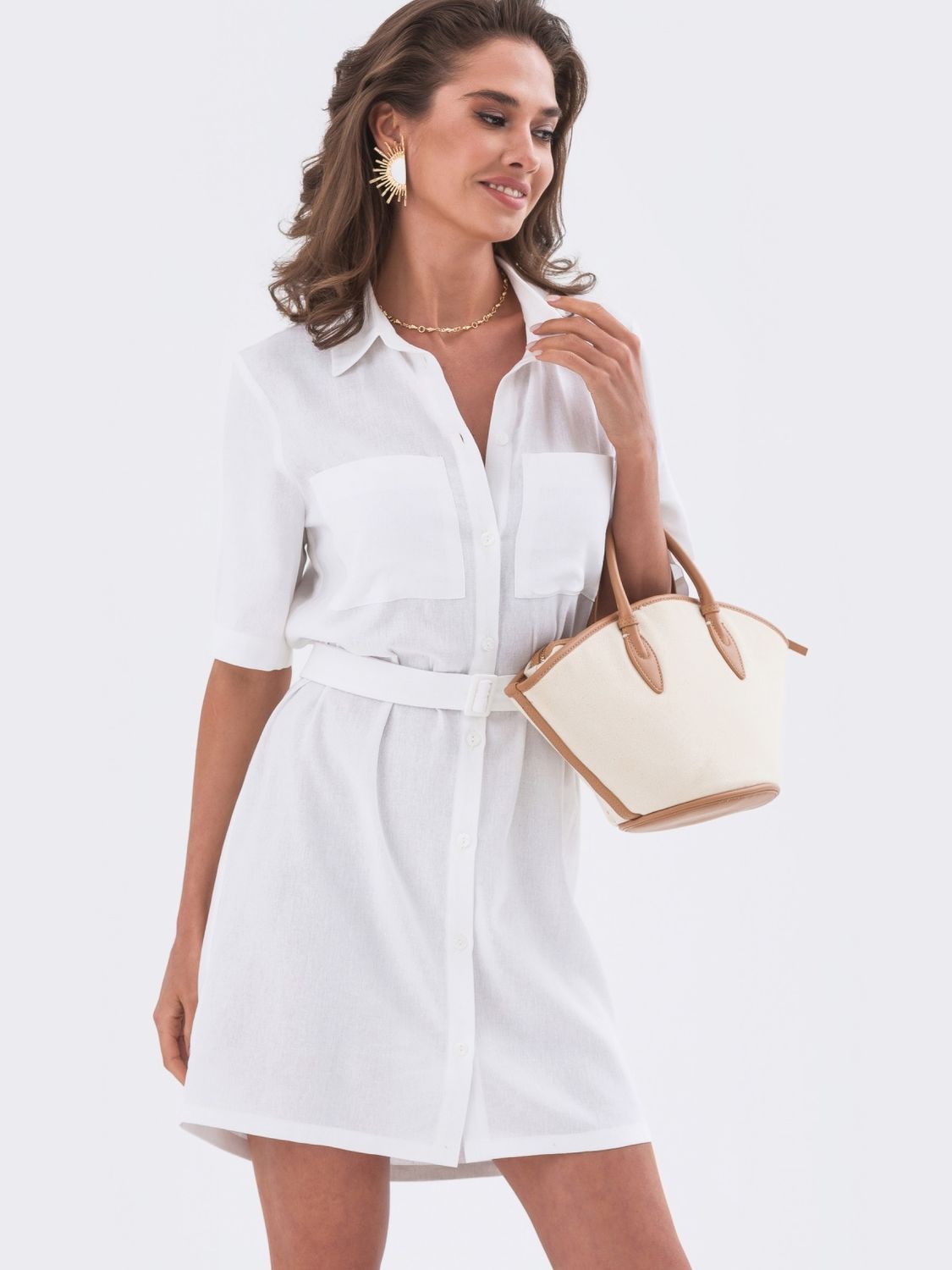 Коротке лляне плаття сорочка білого кольору - фото