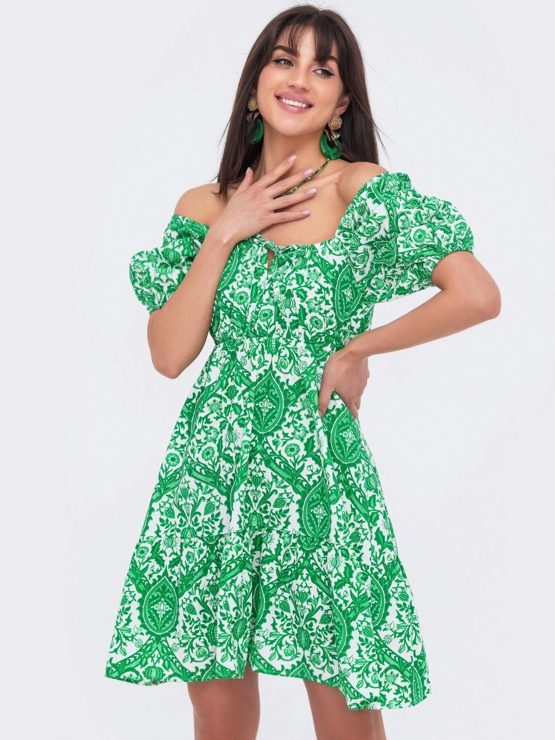 Летнее платье с завышенной талией зеленого цвета - фото