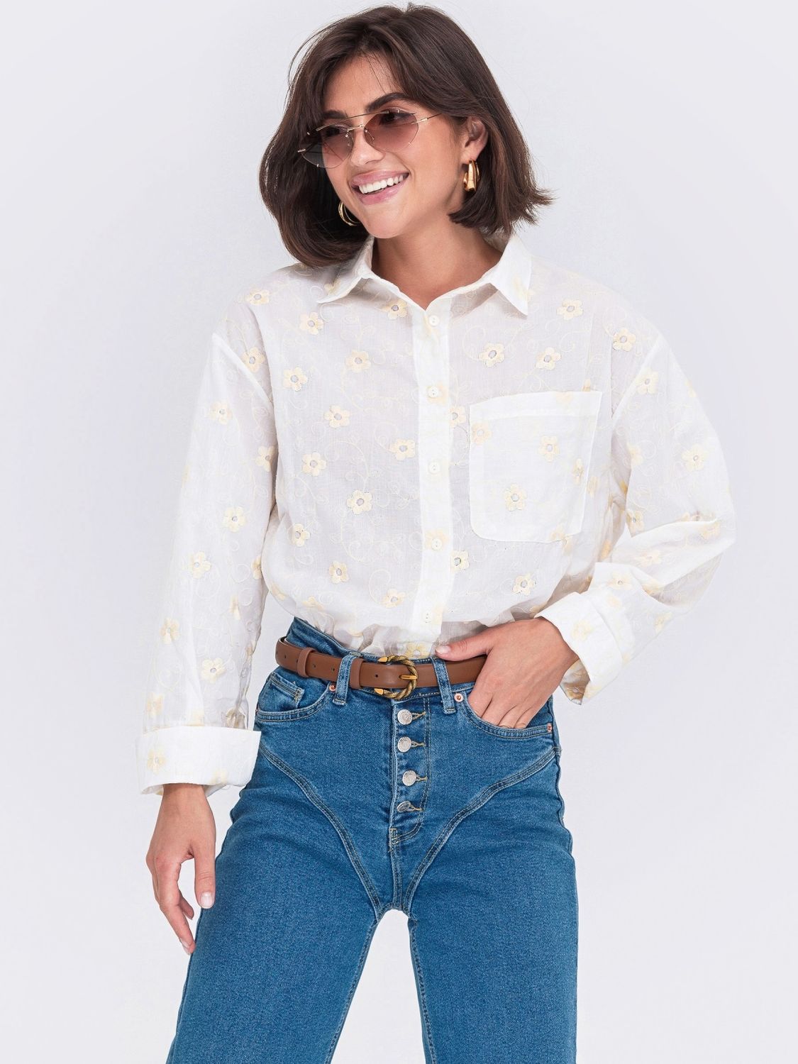 Нарядная женская рубашка оверсайз с вышивкой - фото