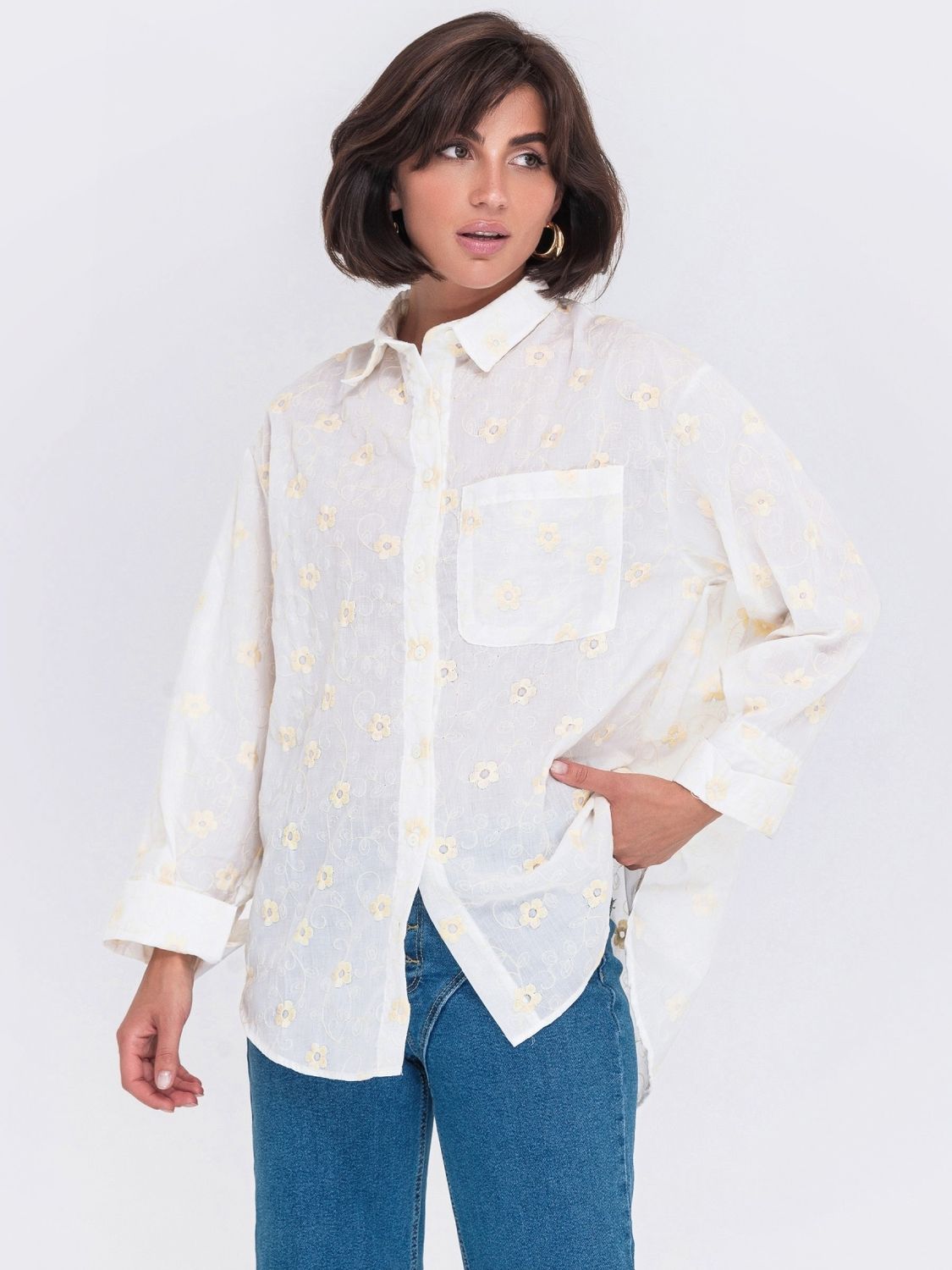Нарядна жіноча сорочка оверсайз з вишивкою - фото