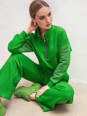 Зеленый спортивный костюм с укороченной кофтой - фото
