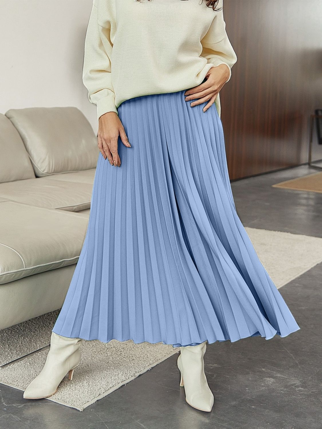 Стильні брюки-кюлоти блакитного кольору - фото